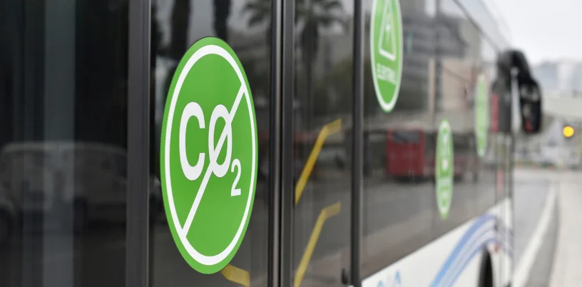 C02 emission sticker on bus